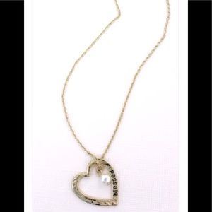 Halo Gold Necklace with Heart Pendant and Small Pearl